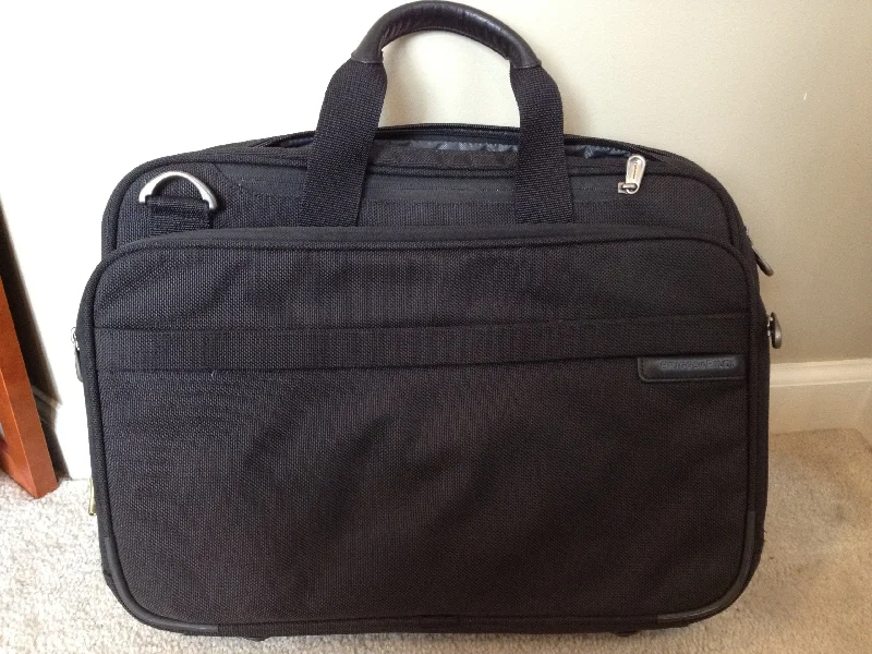 Travel document holders with multiple slots for passports and ticketsComputer Case Travel document holders with multiple slots for passports and ticketsComputer Case