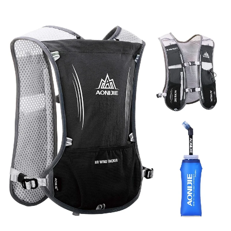 Luggage straps with buckle closures to secure overstuffed bagsHydration Pack Water Backpack 5.5L Outdoors Trail Marathon Running Race Cycling Hiking Hydration Vest