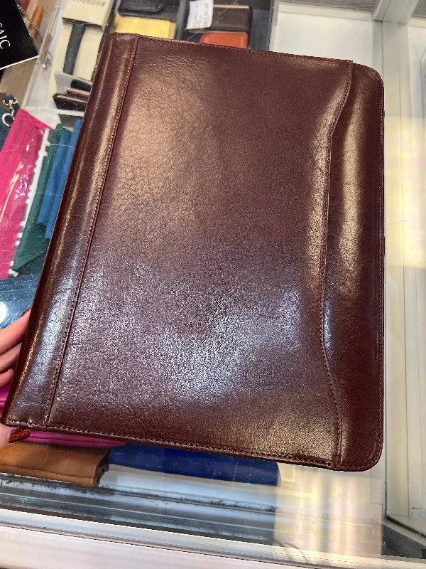 Leather luggage handles for a comfortable and stylish gripOn Sale- Mosaic Italian Leather Deluxe Padfolio- $80