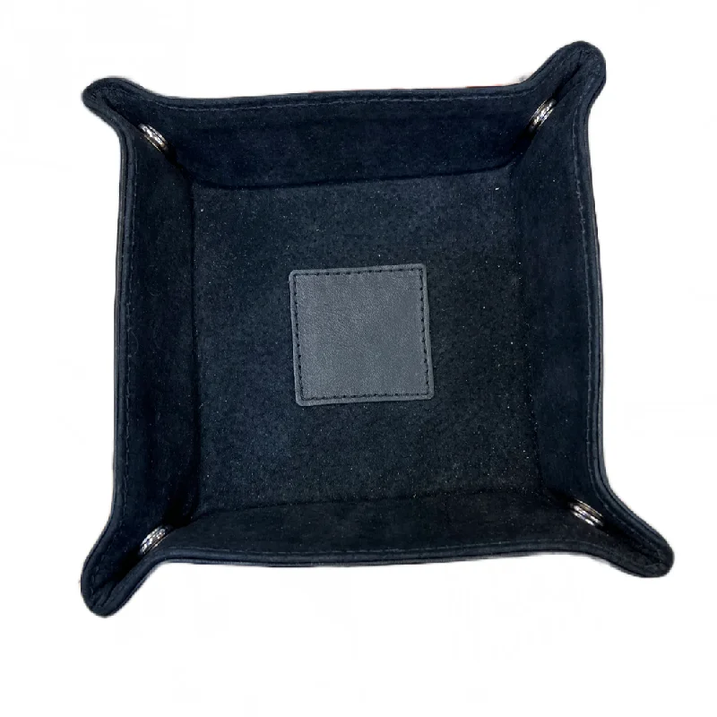 Travel document holders with multiple slots for passports and ticketsClassico- Men’s fine leather valet tray