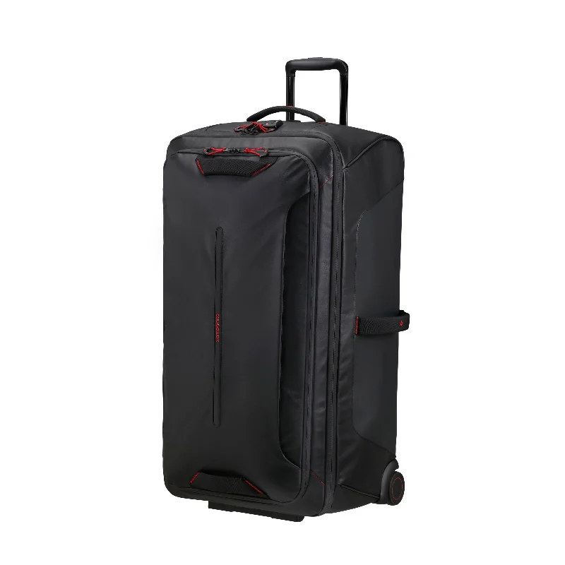 Leather luggage handles for a comfortable and stylish gripSamsonite Ecodiver 31" Wheeled Duffle