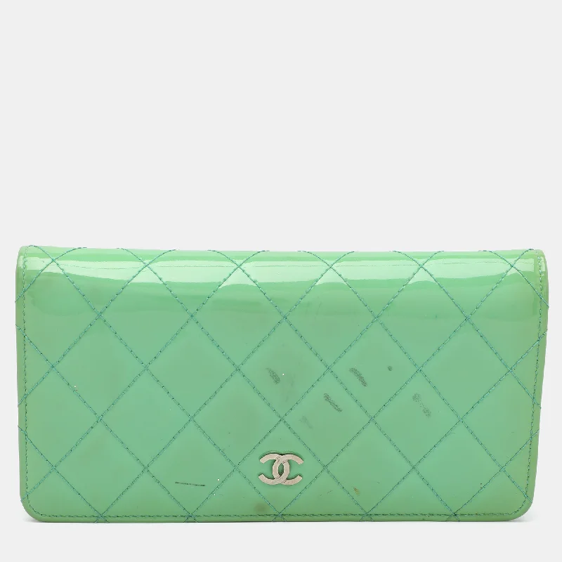 Elegant women's money clip for formal occasions​Chanel Green Quilted Patent Leather Cc Flap Continental Wallet