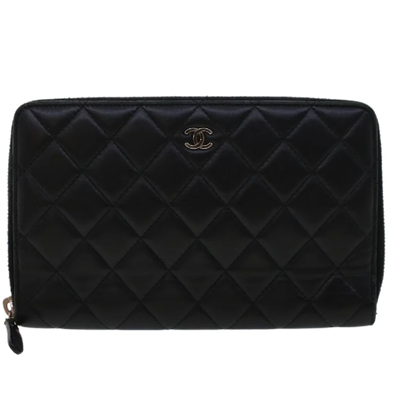 How to choose the right money clipChanel Timeless  Leather Wallet  (Pre-Owned)