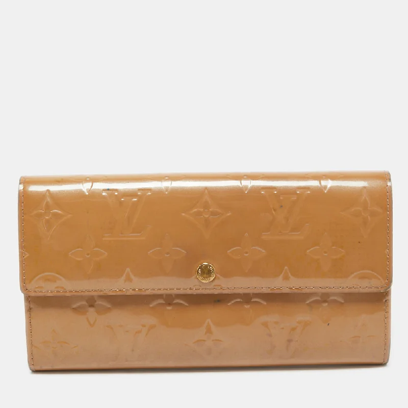 Elegant women's money clip for formal occasionsLouis Vuitton Noisette Monogram Vernis Sarah Wallet.. Elegant women's money clip for formal occasionsLouis Vuitton Noisette Monogram Vernis Sarah Wallet..