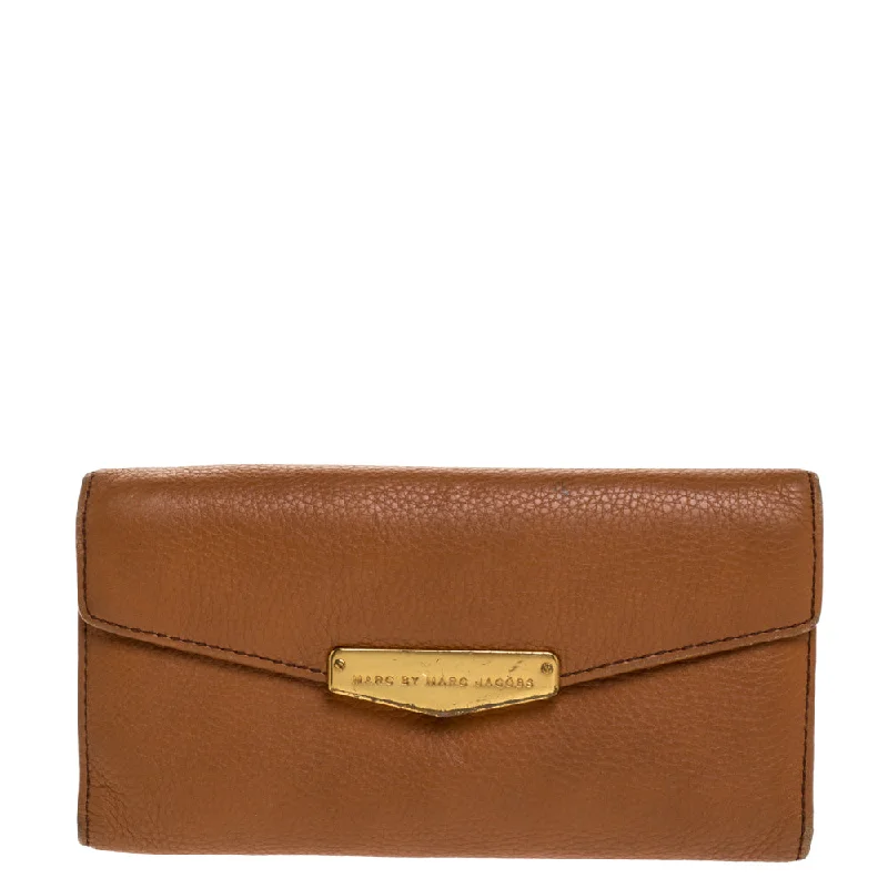 Sustainable women's money clip made from recycled materials​Marc By Marc Jacobs Tan Soft Leather Flap Trifold Continental Wallet