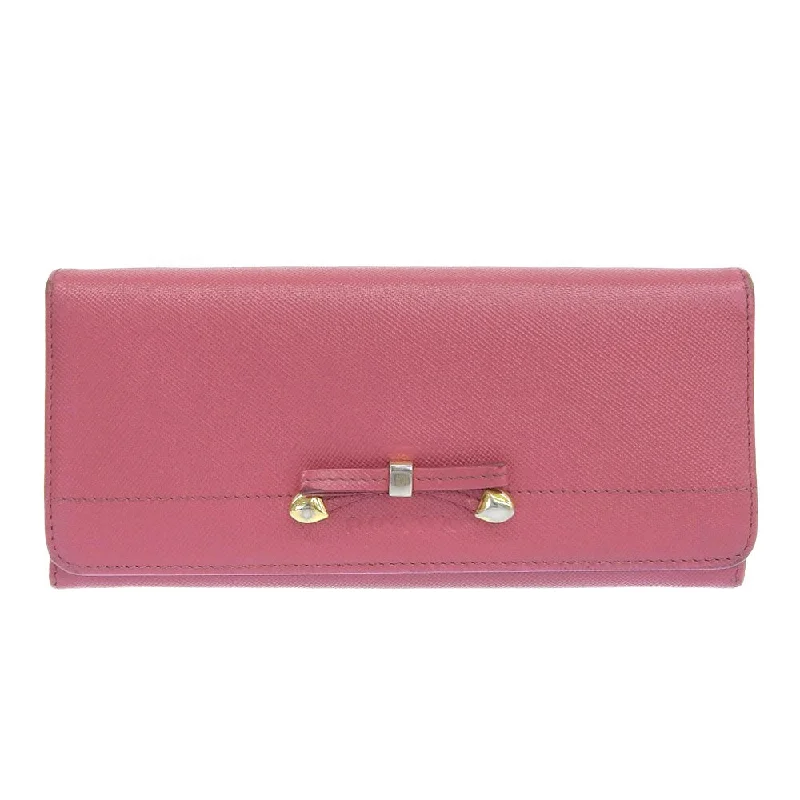 Money clips vs traditional walletsPrada Ribbon  Leather Wallet  (Pre-Owned)