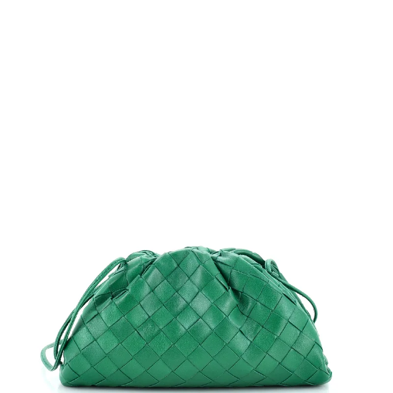 Women's money clip with a fingerprint - resistant finish​The Pouch Intrecciato Nappa Mini