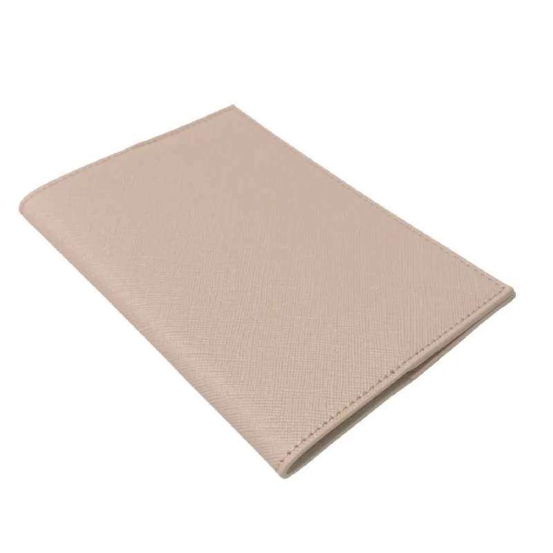 How to choose the right money clipWomen's Lisa Passport Holder In Blush