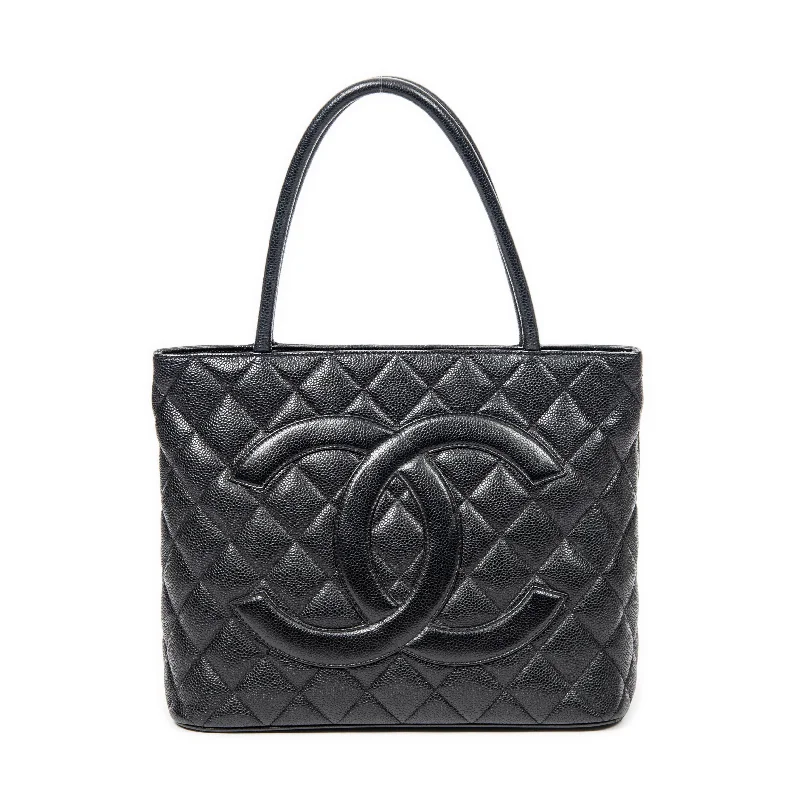 Faux Fur - Trimmed Tote Bag in White for a Cozy Winter LookCC Medallion Tote