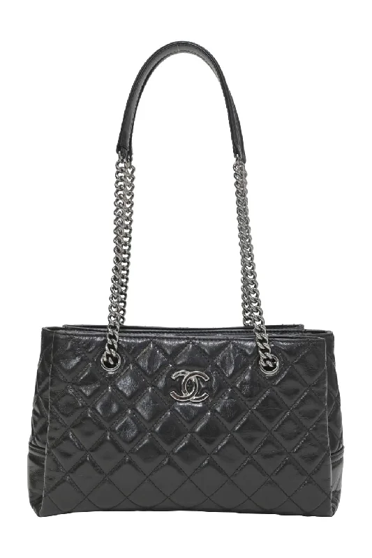 Patchwork Tote Bag in Denim with Vintage - Inspired Designs for a Retro Appeal[WB6490] Chanel | Tote Bag
