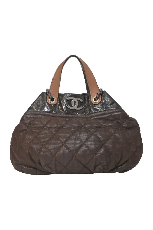 Quilted Tote Bag in Cream with Silver Hardware for a Classic and Sophisticated Style[WB6912] Chanel | Tote Bag