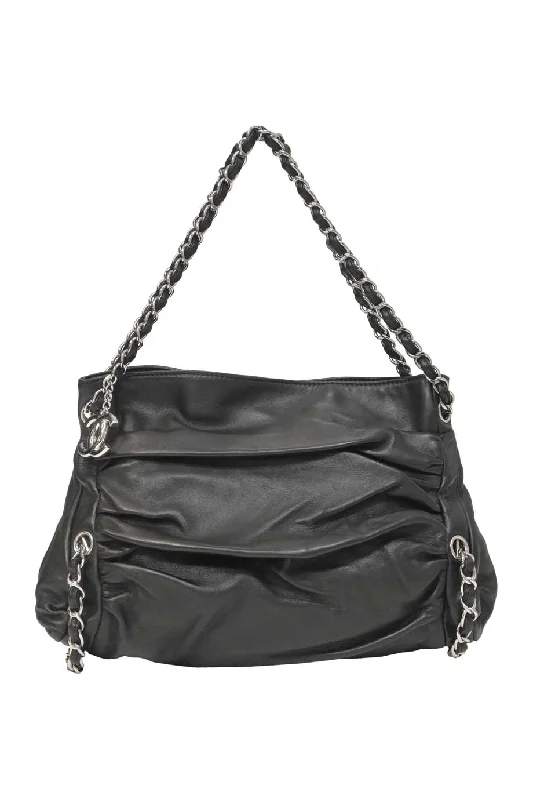 Embroidered Tote Bag in Beige with Floral Motifs for a Boho - Chic Vibe[WB6950] Chanel | Tote Bag