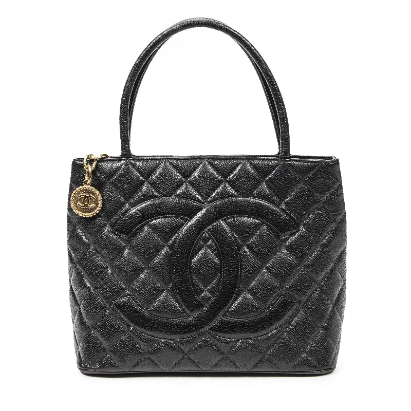 Quilted Tote Bag in Cream with Silver Hardware for a Classic and Sophisticated StyleMedallion Tote Quilted Tote Bag in Cream with Silver Hardware for a Classic and Sophisticated StyleMedallion Tote