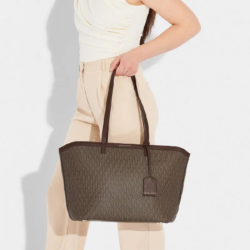 Monogrammed Tote Bag in Brown Leather with Personalized Initials for a Custom and Elegant TouchSignature Tote Bag - Chocolate Monogrammed Tote Bag in Brown Leather with Personalized Initials for a Custom and Elegant TouchSignature Tote Bag - Chocolate