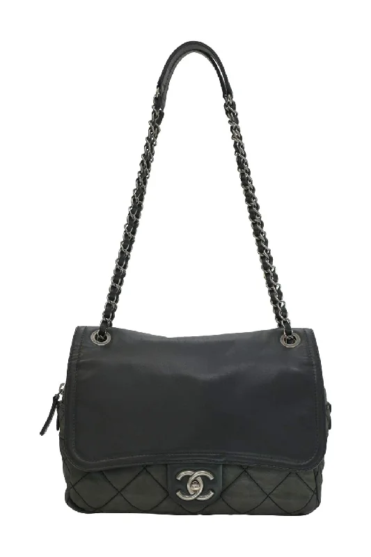 Pvc Shoulder Bag in Clear with Glitter for a Fun and Modern Look[WB5989] Chanel | Cross-Body Bag