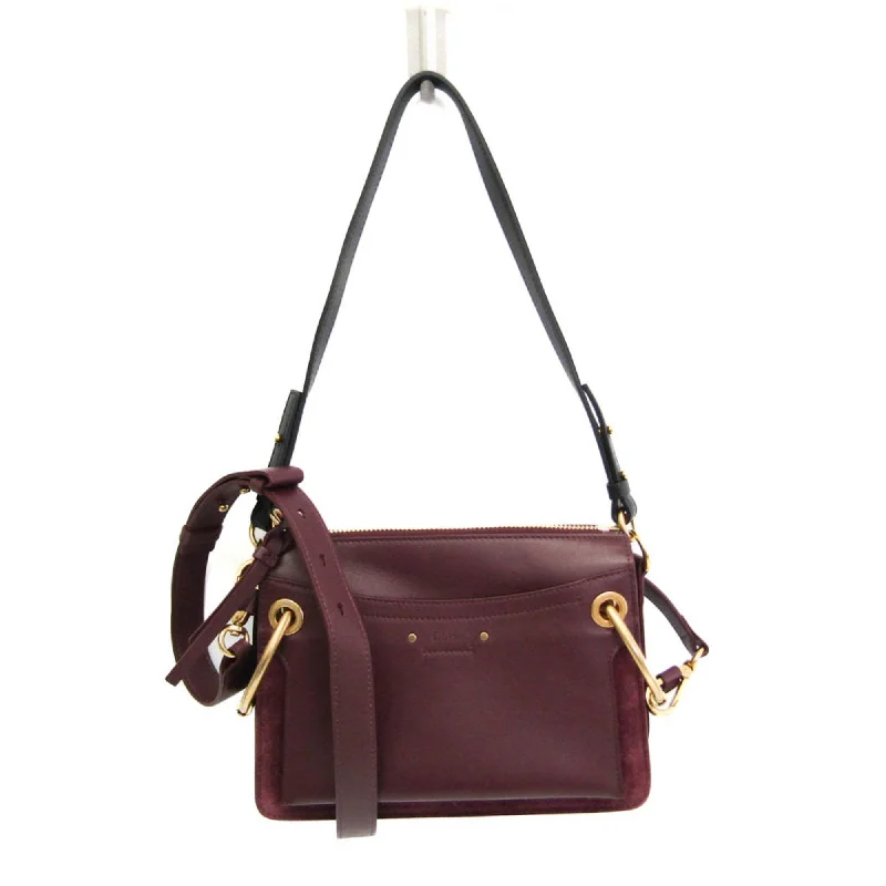 Leather Shoulder Bag with Magnetic Closure in Black for Quick AccessChloé Roy  Leather Shoulder Bag (Pre-Owned)