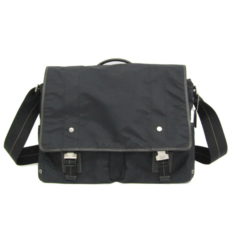 Pvc Shoulder Bag in Clear with Glitter for a Fun and Modern LookCoach Synthetic Shoulder Bag (Pre-Owned) Pvc Shoulder Bag in Clear with Glitter for a Fun and Modern LookCoach Synthetic Shoulder Bag (Pre-Owned)