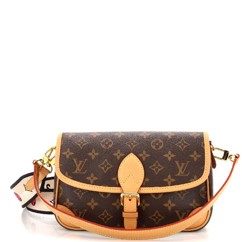 Shoulder Bag with Chain Strap in Silver for a Trendy AppearanceDiane NM Handbag Monogram Canvas Shoulder Bag with Chain Strap in Silver for a Trendy AppearanceDiane NM Handbag Monogram Canvas