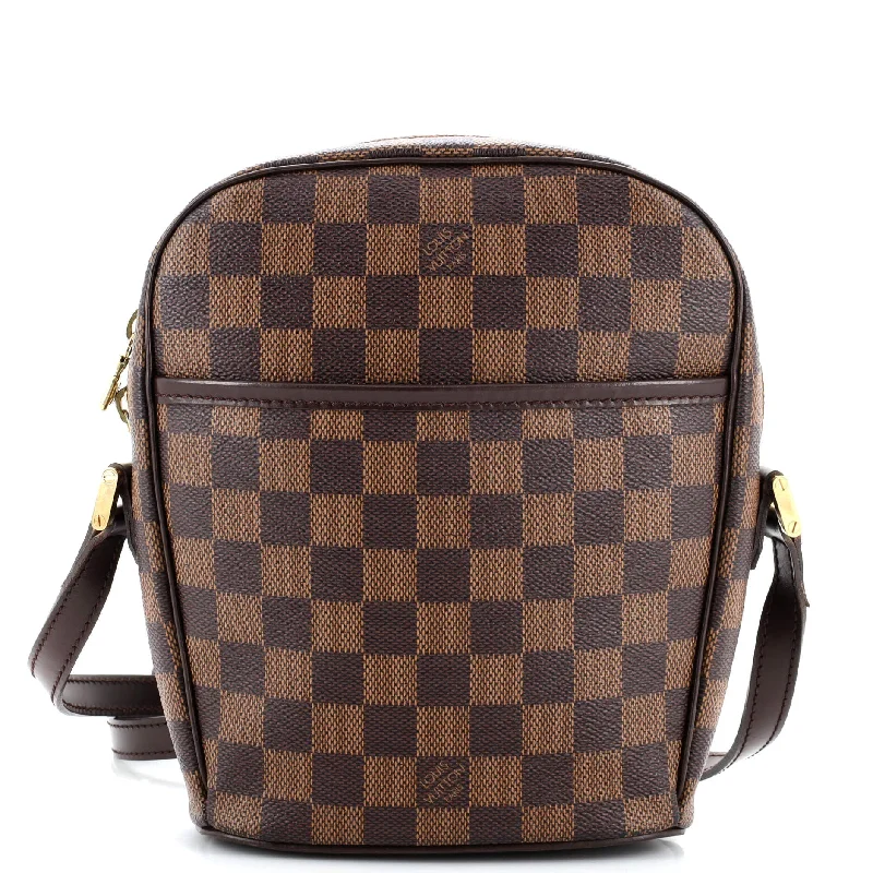 Leather Shoulder Bag with Magnetic Closure in Black for Quick AccessIpanema Handbag Damier PM Leather Shoulder Bag with Magnetic Closure in Black for Quick AccessIpanema Handbag Damier PM