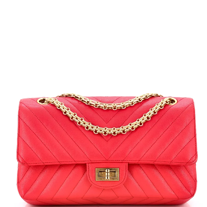 Crossbody Shoulder Bag in Black Leather with Gold Hardware for Night OutsReissue 2.55 Flap Bag Chevron Sheepskin 225