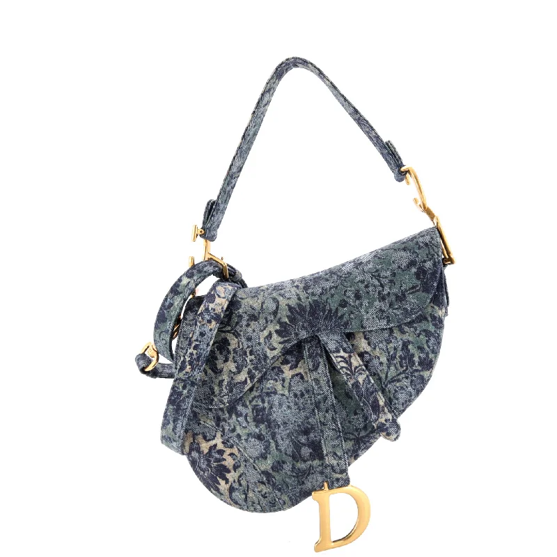 Quilted Shoulder Bag in Cream for a Classic and Elegant LookSaddle Handbag Printed Denim Medium Quilted Shoulder Bag in Cream for a Classic and Elegant LookSaddle Handbag Printed Denim Medium