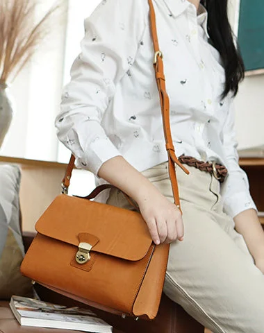 Canvas and Leather Combo Shoulder Bag in Tan for a Rustic LookVintage Womens Tan Leather Doctor Handbags Shoulder Purses Tan Doctor Purses for Women Canvas and Leather Combo Shoulder Bag in Tan for a Rustic LookVintage Womens Tan Leather Doctor Handbags Shoulder Purses Tan Doctor Purses for Women