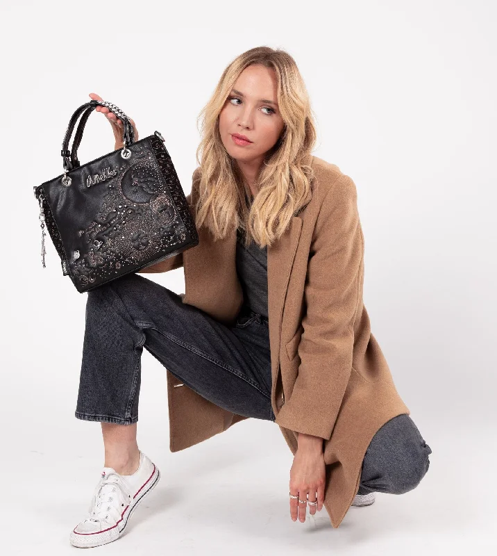 Women's Crossbody Bag with Chain Strap in Gold for a Glamorous TouchExquisite spirit crossbody bag with a strap and handles Women's Crossbody Bag with Chain Strap in Gold for a Glamorous TouchExquisite spirit crossbody bag with a strap and handles