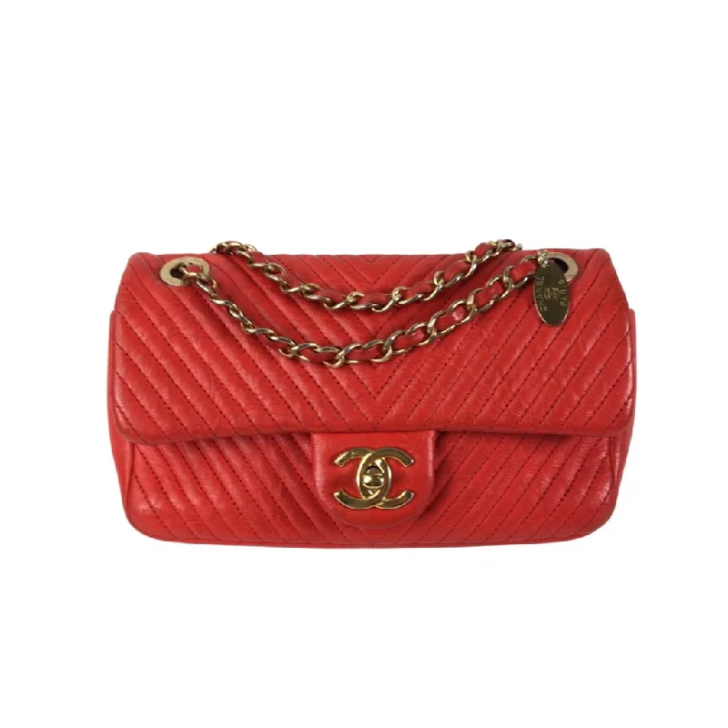 Women's Crossbody Bag with Multiple Compartments in Gray for Organized Daily UseChanel Chevron Single Seasonal Flap Red Calfskin Women's Crossbody Bag with Multiple Compartments in Gray for Organized Daily UseChanel Chevron Single Seasonal Flap Red Calfskin