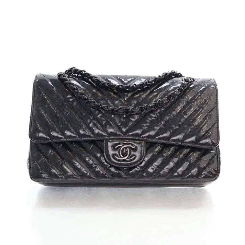 Women's Small Leather Crossbody Bag in Black with Gold Hardware for Evening PartiesChanel Chevron So Black Classic Flap Medium Black Patent Women's Small Leather Crossbody Bag in Black with Gold Hardware for Evening PartiesChanel Chevron So Black Classic Flap Medium Black Patent