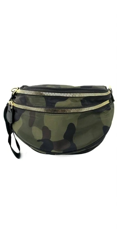 Women's Crossbody Bag with Chain Strap in Gold for a Glamorous TouchCoachella Fanny Pack In Green Camo Women's Crossbody Bag with Chain Strap in Gold for a Glamorous TouchCoachella Fanny Pack In Green Camo