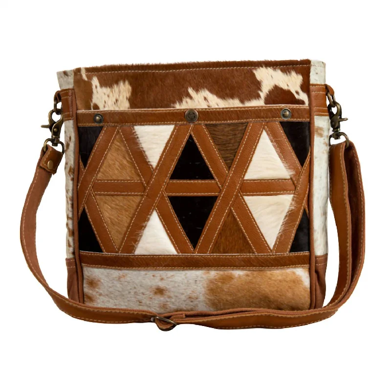 Waterproof Nylon Crossbody Bag in Navy Blue for Outdoor Hiking TripsDakota Plains Hair-On Hide Petite Canvas Hairon Bag In Brown Waterproof Nylon Crossbody Bag in Navy Blue for Outdoor Hiking TripsDakota Plains Hair-On Hide Petite Canvas Hairon Bag In Brown