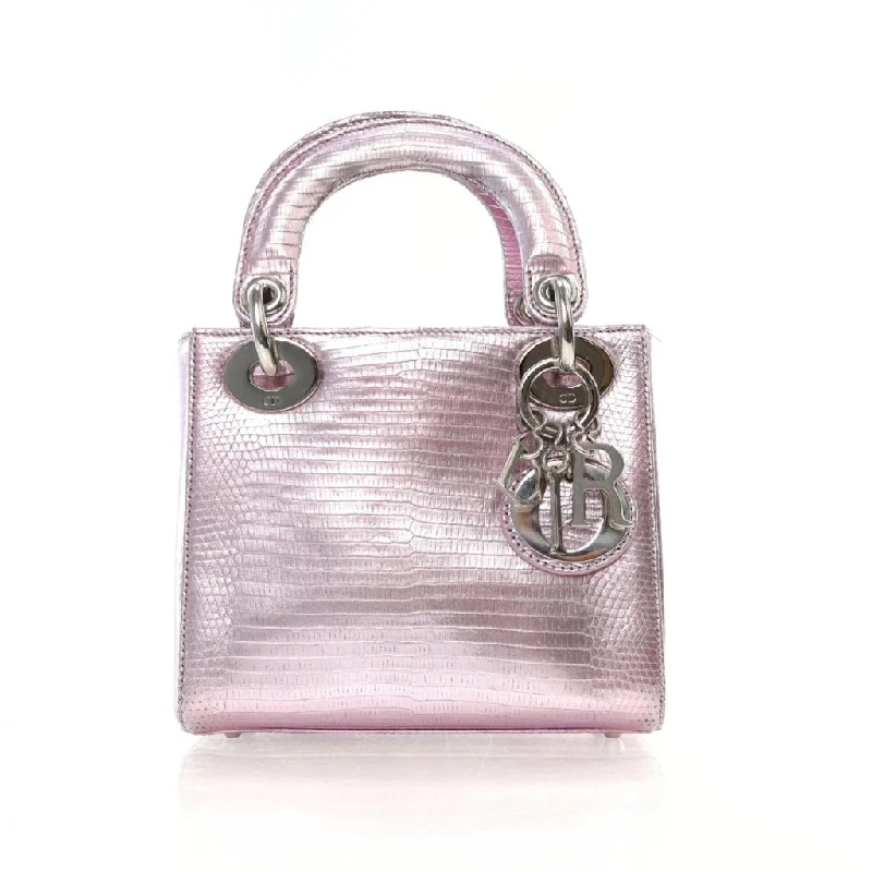 Quilted Leather Crossbody Bag in Cream for a Classic and Elegant AppearanceDior Lady Dior Mini Quilted Leather Crossbody Bag in Cream for a Classic and Elegant AppearanceDior Lady Dior Mini