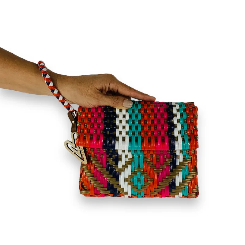 Large Sequin Clutch in Gold for Red - Carpet EventsMaria Victoria | Dune CA | Upcycled, Handwoven, Wristlet Large Sequin Clutch in Gold for Red - Carpet EventsMaria Victoria | Dune CA | Upcycled, Handwoven, Wristlet