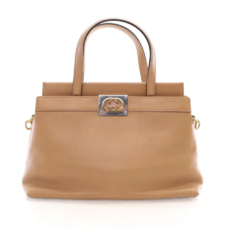 Metallic Crossbody Bag in Silver for New Year's Eve and Special CelebrationsGucci Linea Matisse