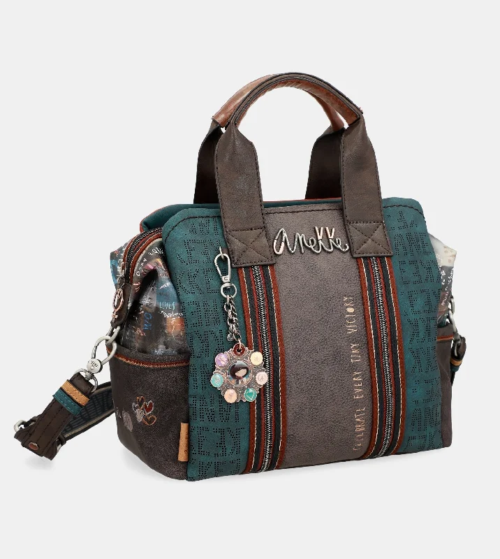 Quilted Leather Crossbody Bag in Cream for a Classic and Elegant AppearanceRespect shoulder bag with shoulder strap