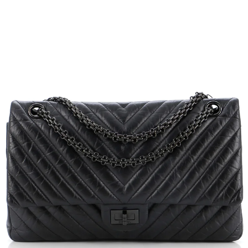 Women's Crossbody Bag with Chain Strap in Gold for a Glamorous TouchSo Black Reissue 2.55 Flap Bag Chevron Aged Calfskin 226 Women's Crossbody Bag with Chain Strap in Gold for a Glamorous TouchSo Black Reissue 2.55 Flap Bag Chevron Aged Calfskin 226